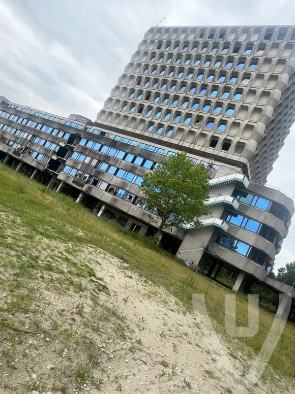 Binnen  ( begane grond) 
en buiten  voor aanzicht