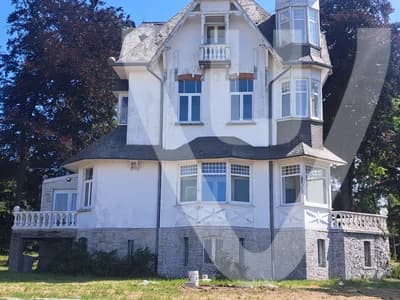 Community photo of Maffia Chateau / Maffia Villa in Belgium by Niels: Under renovation 1 building has alarm when u come to close for about a minute