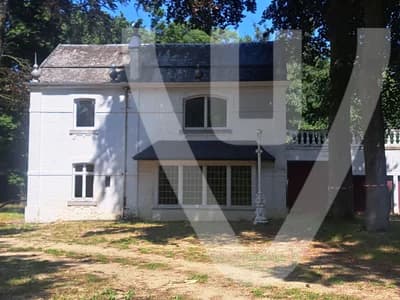 Community photo of Maffia Chateau / Maffia Villa in Belgium by Niels: Under renovation 1 building has alarm when u come to close for about a minute
